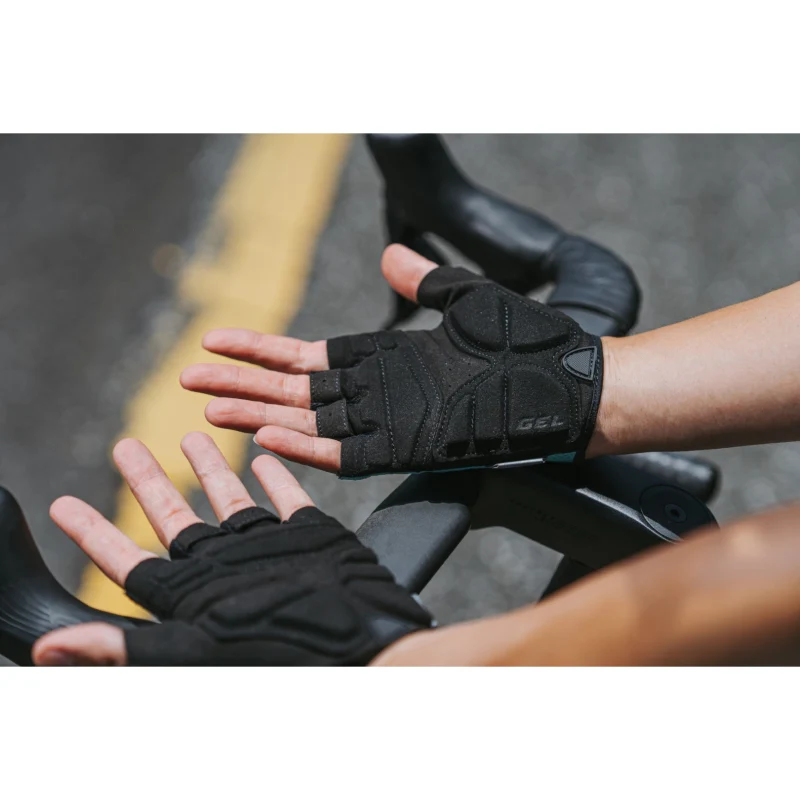 Giant Pace Gel Short Finger Gloves - Image 4