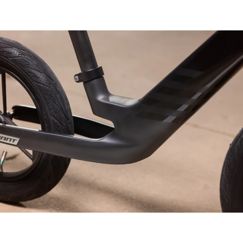 Giant Pre Rcarbon Push Bike - Image 14