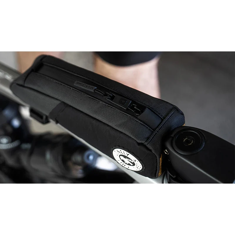 Ulac Trekking GT Bolt-on Top Tube Bag 1.0L - Image 5